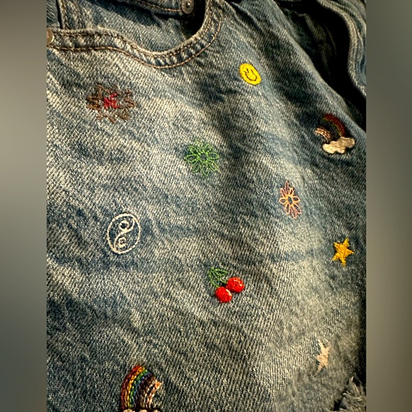 American Eagle embroidered 90s boyfriend shorts - Picture 5 of 7